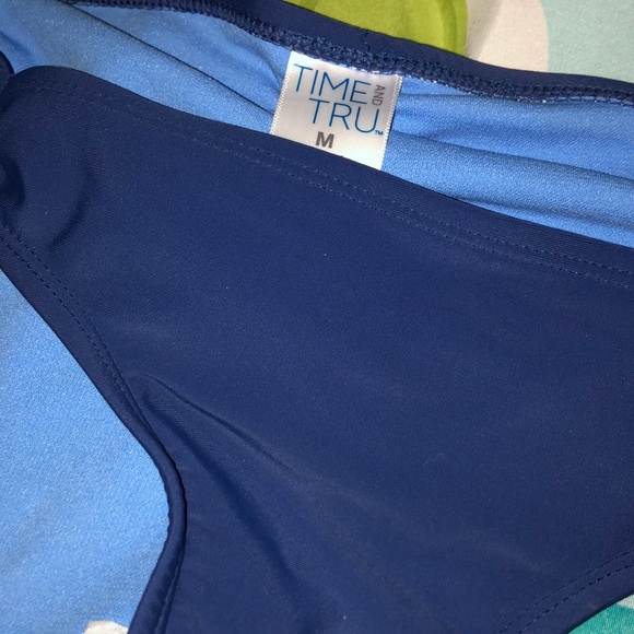 Pretty Bikini - Picture 3 of 3